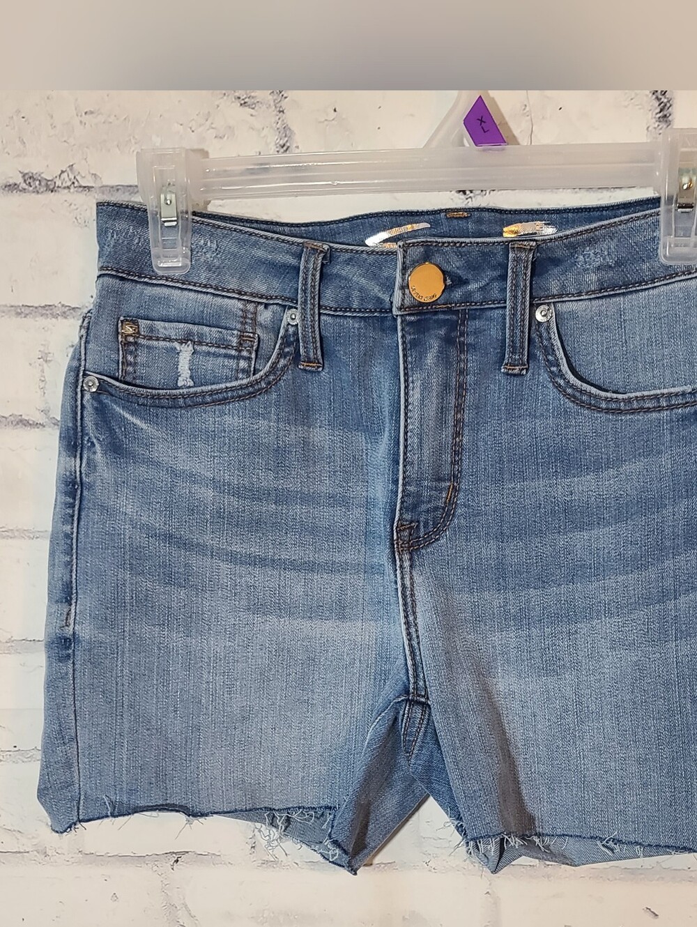 Seven7 Mid Rise Medium Wash Denim Cut Off Shorts Sz 6